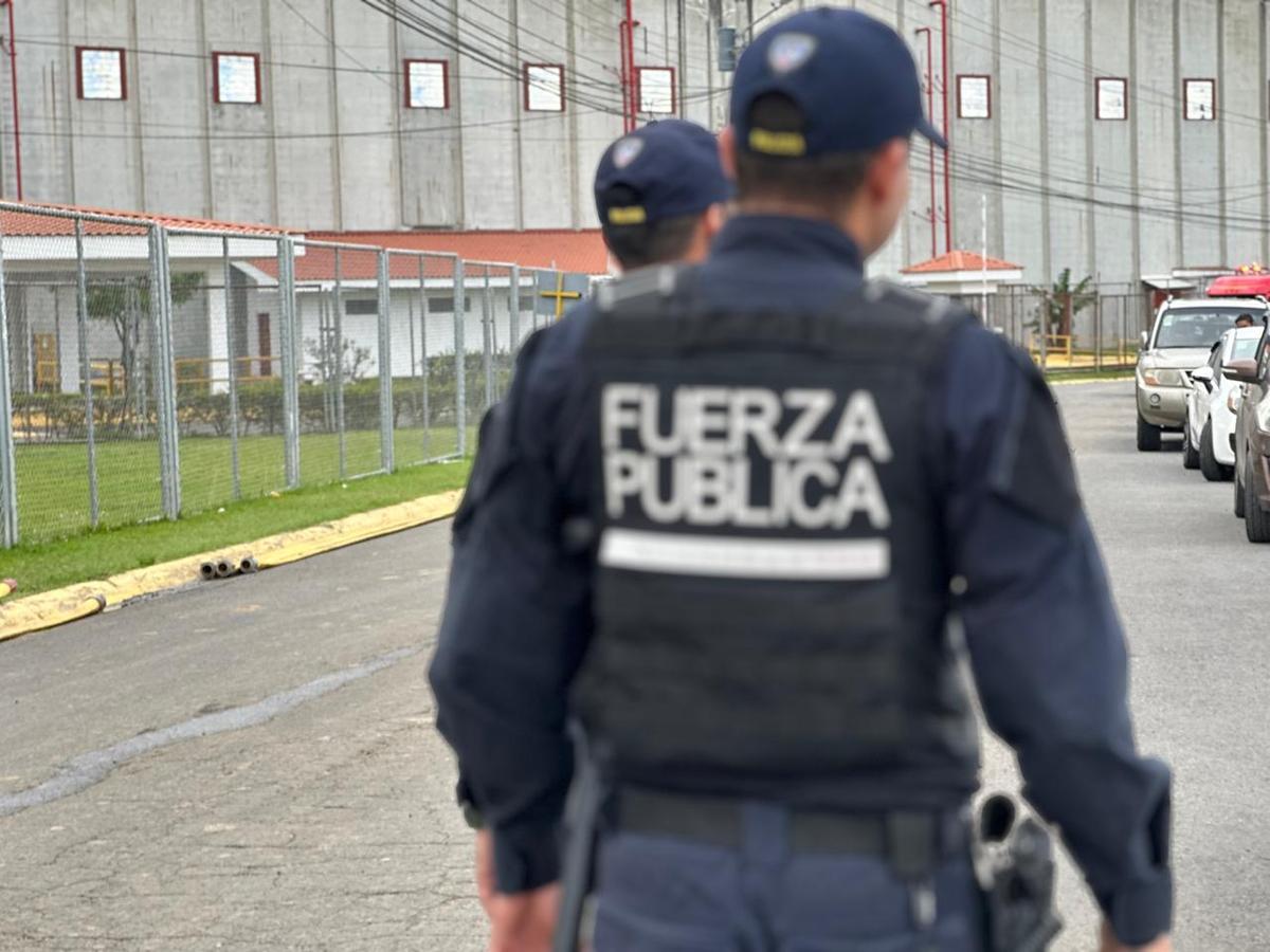 Policías reclaman por traslados a zonas lejanas pese a enfermedades y arraigo familiar