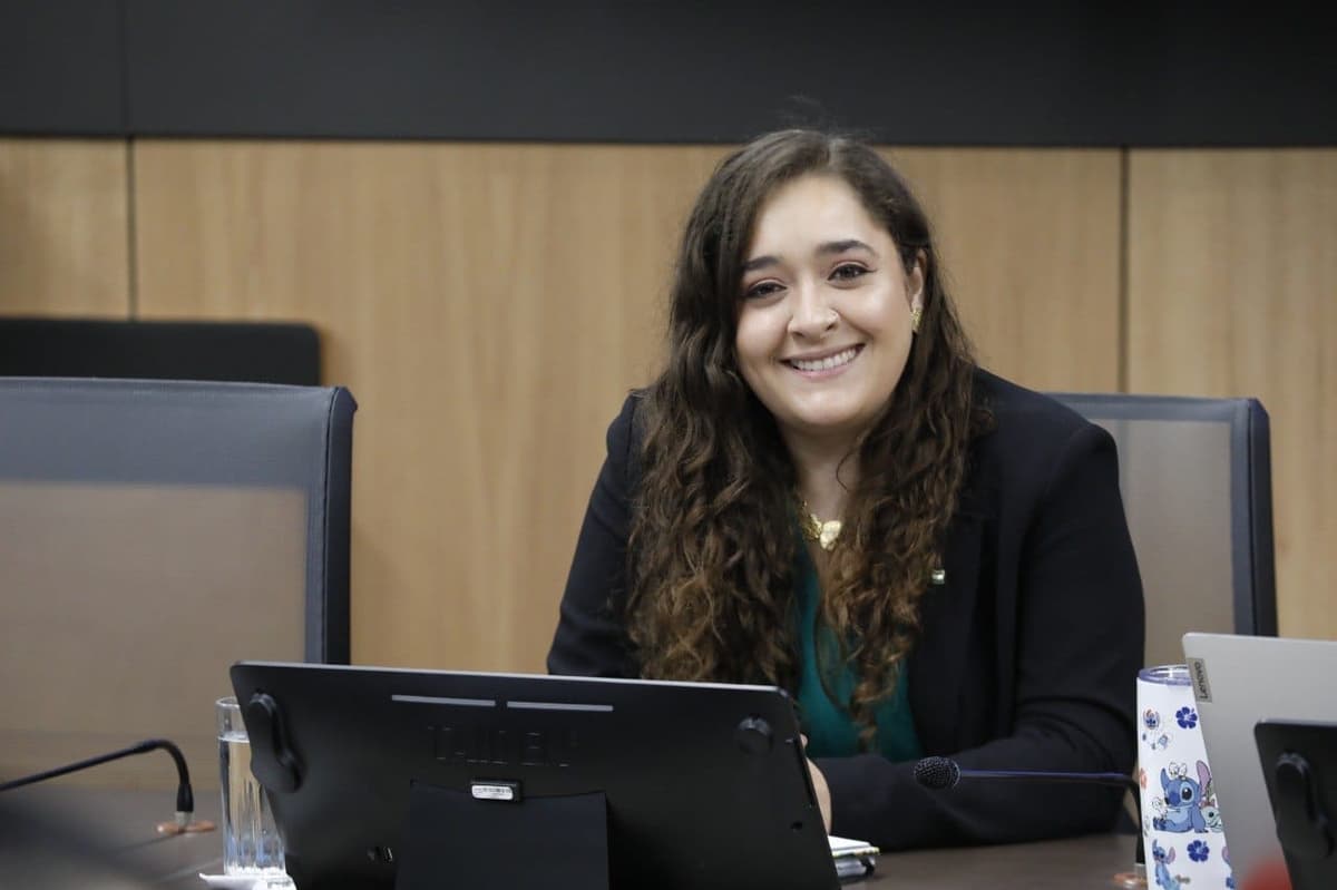 Iztarú Alfaro es la diputada que menos veces ha votado en plenario