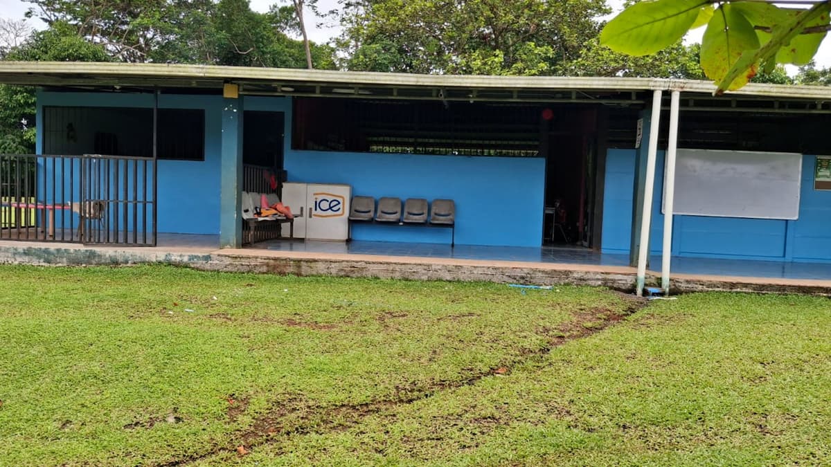 Escuela de Puerto Lindo_ en Barra del Colorado de Pococí destacada
