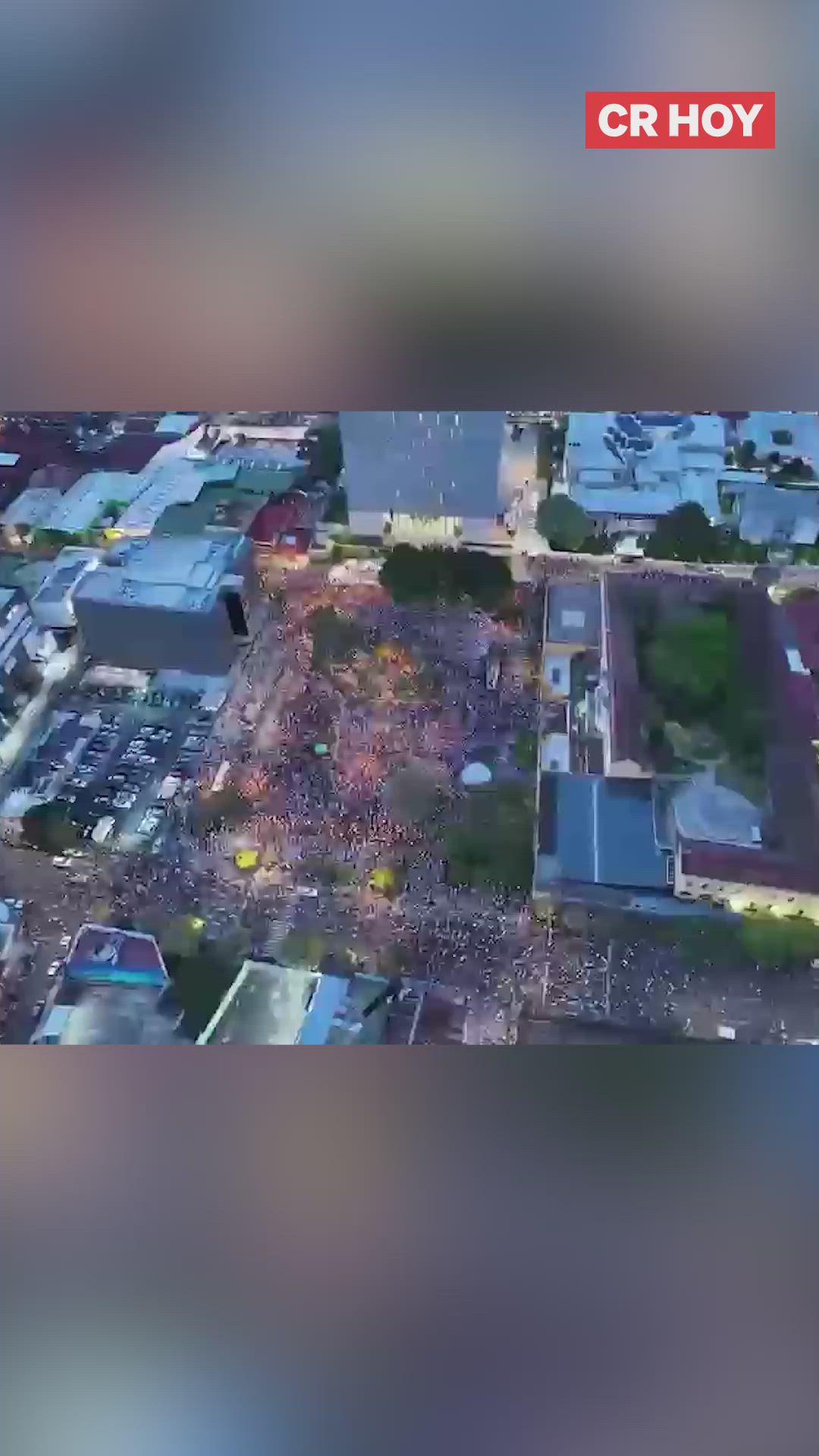 Tomas aéreas muestran magnitud de plantón en la Plaza de la Democracia