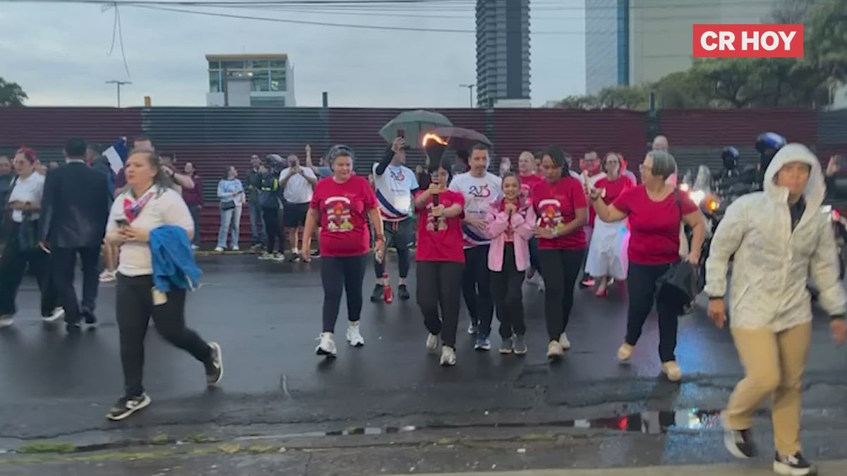 Antorcha de la Independecia llega al Hospital de Niños