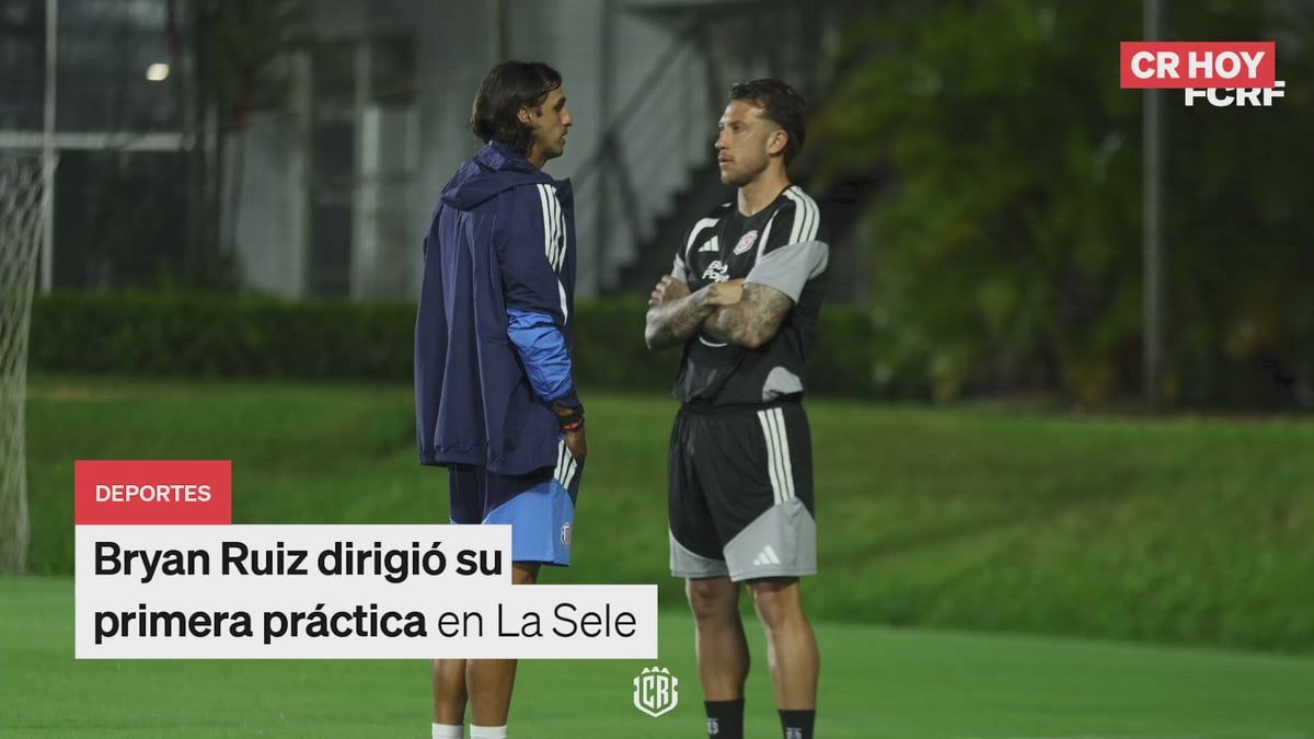 Bryan Ruiz dirigió su primera práctica en La Sele