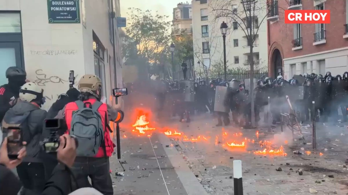 Lanzan bomba Molotov a policía en protesta en Francia