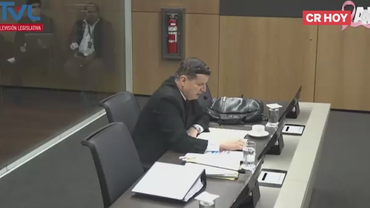 Magistrado confirma que bloqueo a elección de suplentes frena caso contra Chaves