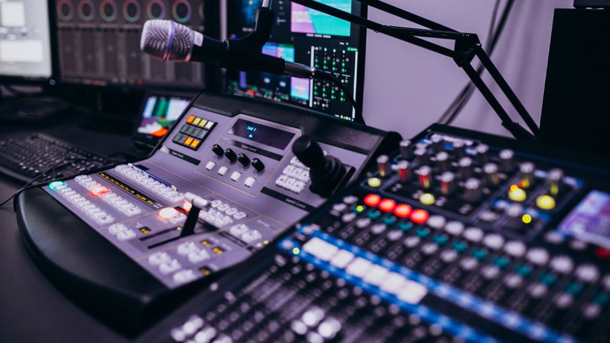 48 diputados aprueban aumento del canon de radio y TV