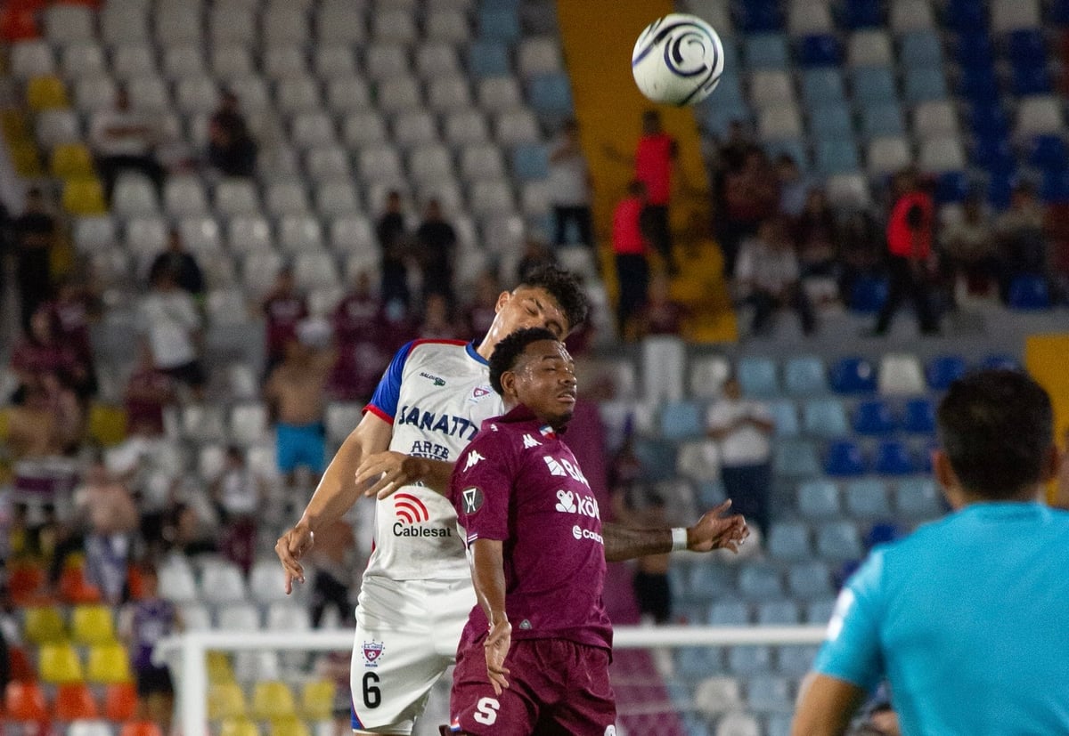 Saprissa sale vivo de El Salvador gracias a Abraham Madriz