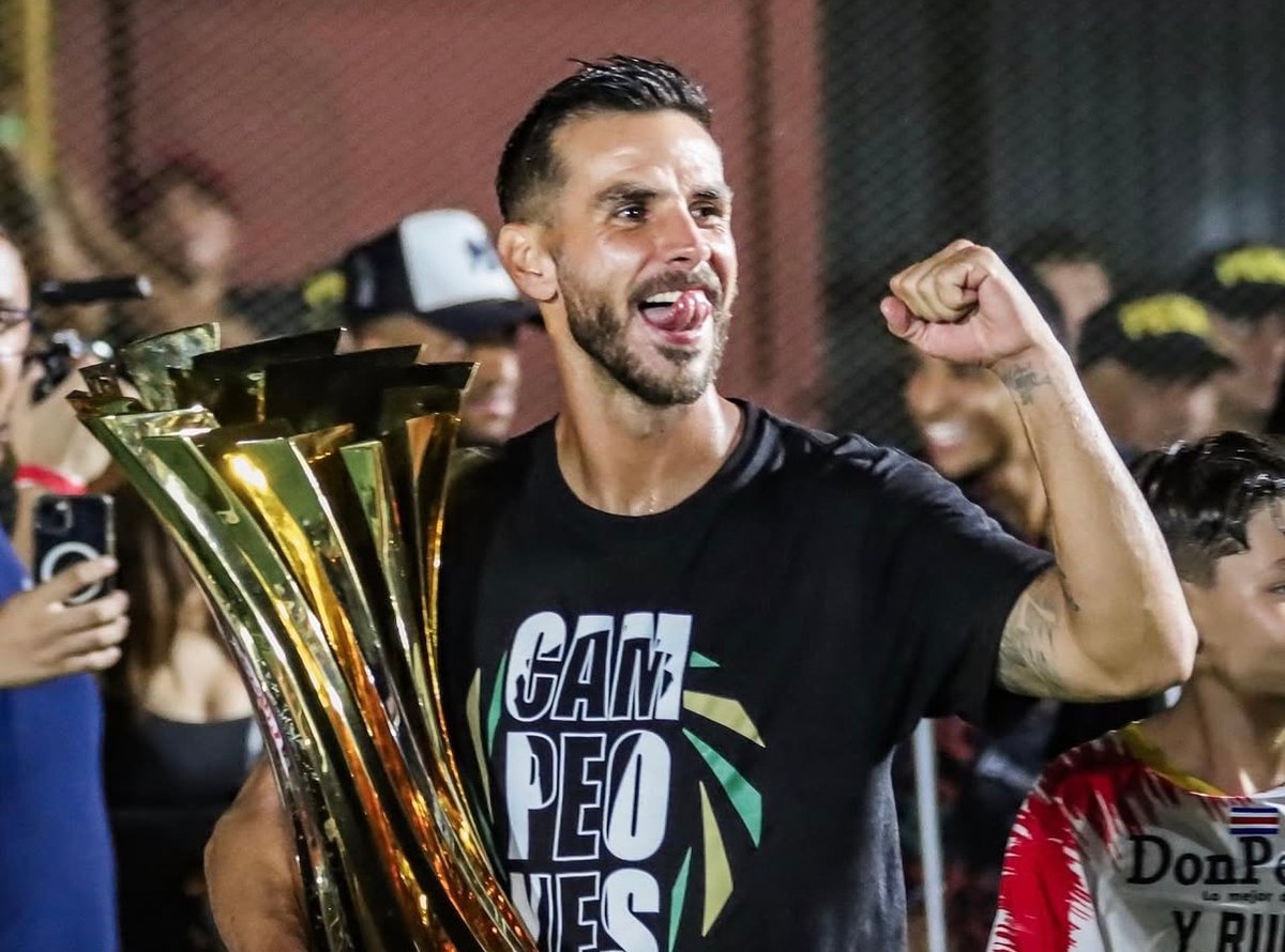 ¿Yendrick Ruiz se queda como DT del Herediano?