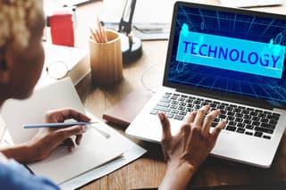 Agosto cierra con actividades de tecnología cuántica, IA y ciberseguridad