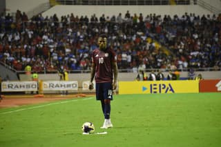 La nueva Sele de Bryan Ruiz sufre 2 bajas de última hora