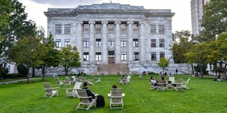 Harvard pagará $53 millones tras escándalo de venta de restos humanos de su morgue