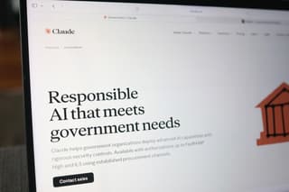 La empresa de IA Anthropic fue vetada por el Pentágono tras negarse a permitir el uso irrestricto de su tecnología en operaciones militares de EE. UU. y armas autónomas.