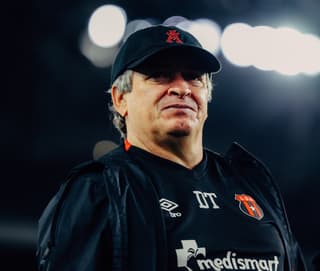 Óscar Ramírez dirigiendo a Alajuelense. Cortesía LDA.