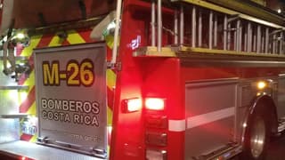 Encuentran a hombre sin vida dentro de carro incendiado y otra víctima baleada en Sarapiquí
