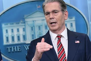 El secretario del Tesoro de Estados Unidos, Scott Bessent, busca sumar apoyo internacional a la campaña de Washington para aumentar la presión económica sobre Irán.