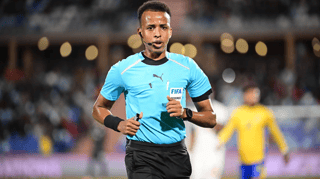 Omar Abdulkadir Artan, árbitro somalí que iba a estar en el Mundial 2026. AFP