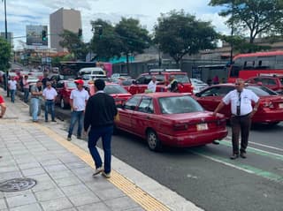 Transportistas se lanzan a la calle para respaldar proyecto sobre plataformas