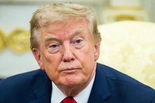 Trump pausa megaproyecto fronterizo en Texas ante oposición