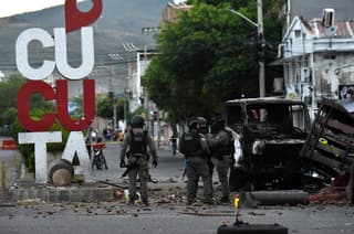 Al menos 11 heridos por atentado en Colombia a días de la investidura presidencial