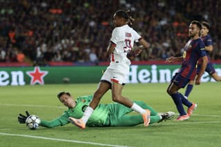 Wojciech Szczesny es actualmente portero suplente del Barcelona. (Photo by Lluis GENE / AFP)