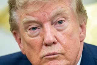 Trump y la Casa Blanca atacan a periodista de CNN por pregunta sobre asistente