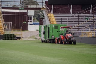 La Cueva tendrá una gramilla como la del Bernabéu