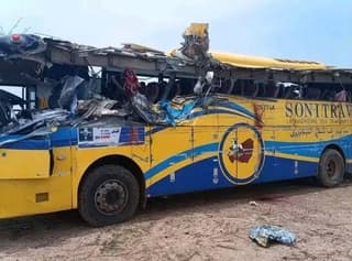 21 muertos y 37 heridos por choque de dos buses en Níger