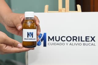 Estudiantes de la UCR idean enjuague para aliviar lesiones bucales de pacientes con cáncer