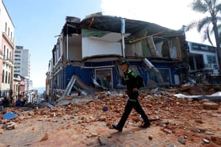 Músico muere por colapso de edificio en terremoto de Colombia