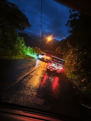 Videos: Lluvias provocan inundaciones y derrumbes en Turrialba