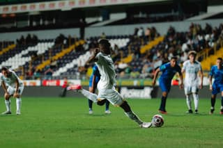 Joel Campbell goleador del Inter San Carlos.