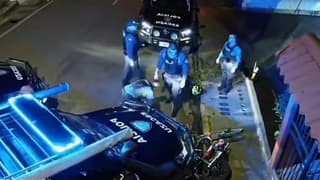 (Video) Policía de Escazú muestra captura de sospechosos que robaron moto a pareja