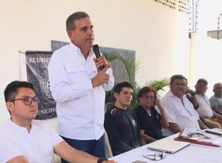 Autoridades venezolanas detienen a opositor en pleno diálogo político