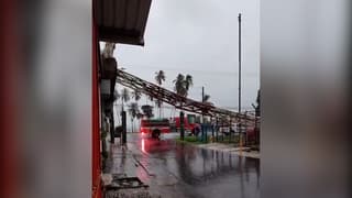 Video registra caída de torre de telecomunicaciones en Golfito