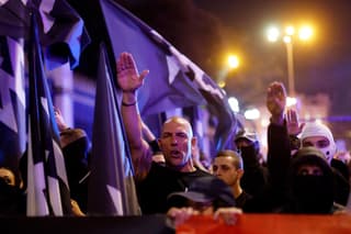 Grupos de extrema derecha intentan llegar a la acampada en el centro de Madrid