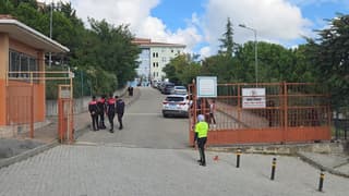 Adolescente mata a estudiante y ataca a 7 más en escuela de Turquía
