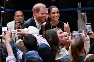 Enrique y Meghan hacen su primera aparición pública desde su regreso al Reino Unido