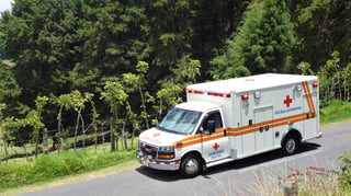 Mujer fallece en choque de moto y buseta en Zarcero
