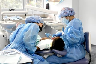 Más de 11 mil pacientes esperan atención dental y CCSS sigue sin concretar laboratorio