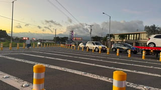 Colocan postes abatibles en entrada a Tibás desde Santo Domingo