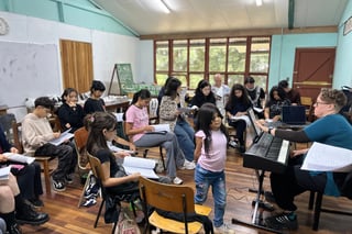 Far Corners: el teatro comunitario que convirtió el arte en un salvavidas en Monteverde