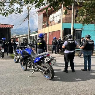 Atrincherado pide que no atenten contra su vida a cambio de entregarse