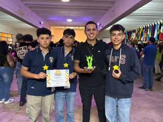 Robots hechos en Puriscal llevan a colegiales a competencia en Estados Unidos