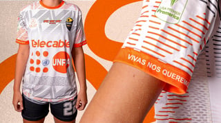 Dimas Escazú rinde homenaje a víctimas de femicidio con sus nombres en la camiseta