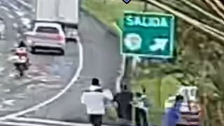 (Video) Sujetos apuñalaron a joven y huyeron cruzando la ruta 27