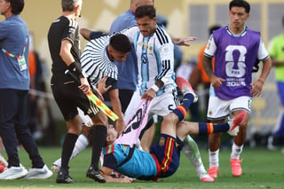 Leandro Paredes recibió 10 juegos de sanción.