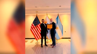 DEA premia a Carlo Díaz por colaborar en la lucha contra el narcotráfico