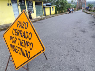 Lluvias falsean puente y provocan caos vial en Turrialba