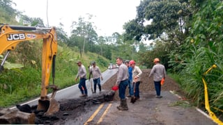 Reparan hueco en ruta entre Turrialba y Siquirres