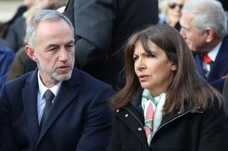 Exalcaldesa y alcalde de París denunciados por agresiones sexuales en las escuelas