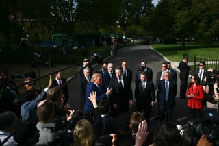 Los líderes de la IA prometen autorregularse tras reunión con Trump